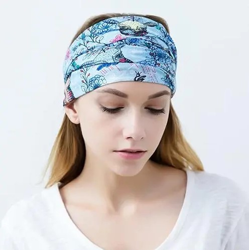 Multifunctional seamless scarf