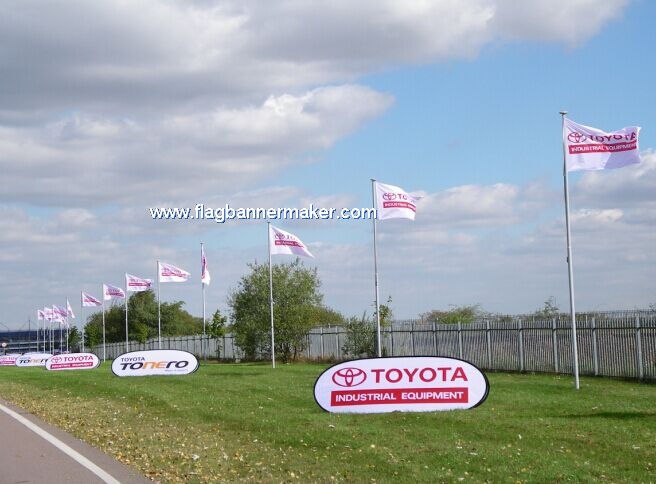 Oval pop out banner