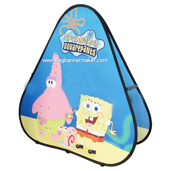 Triangular pop out banner